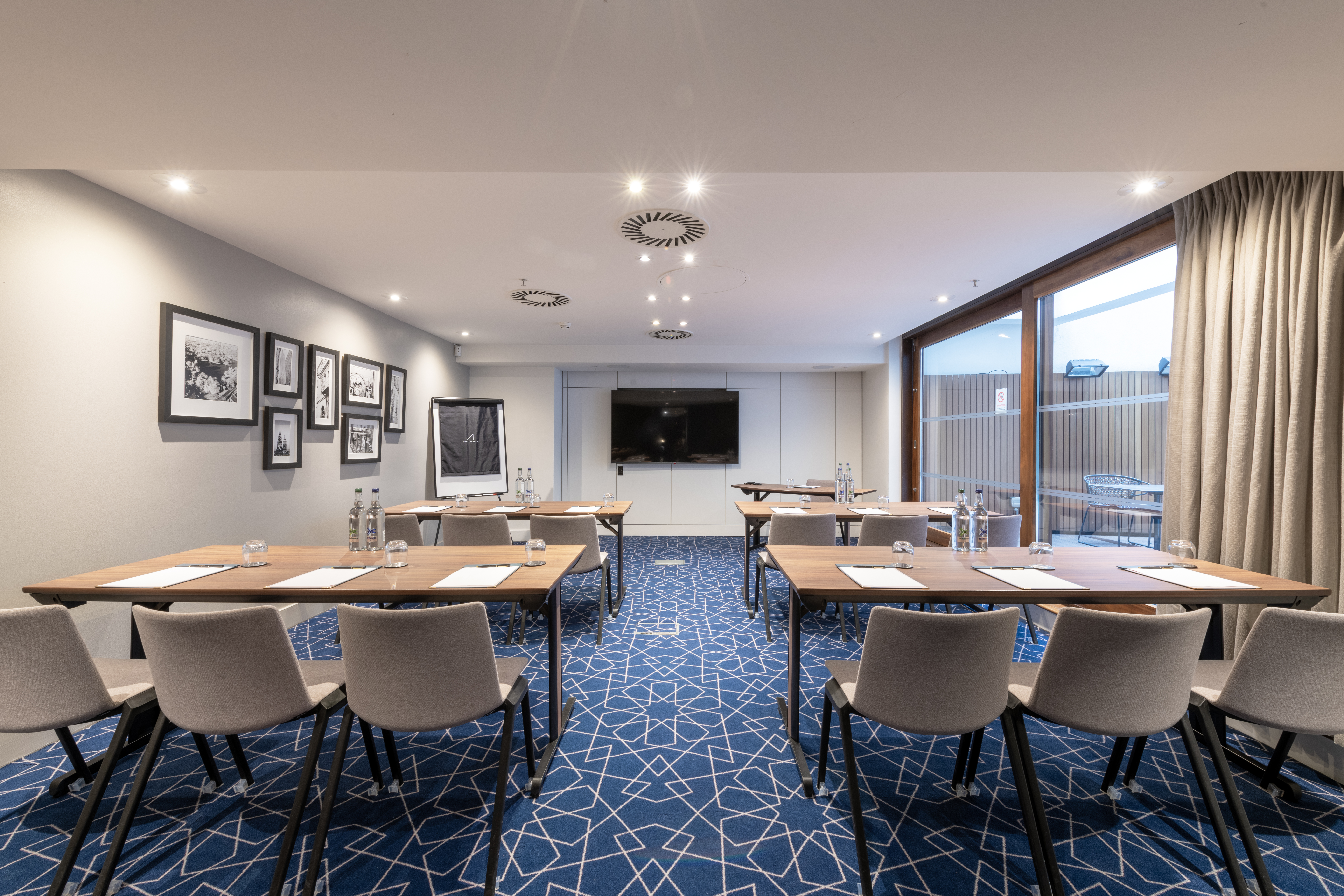 hotels with meeting rooms