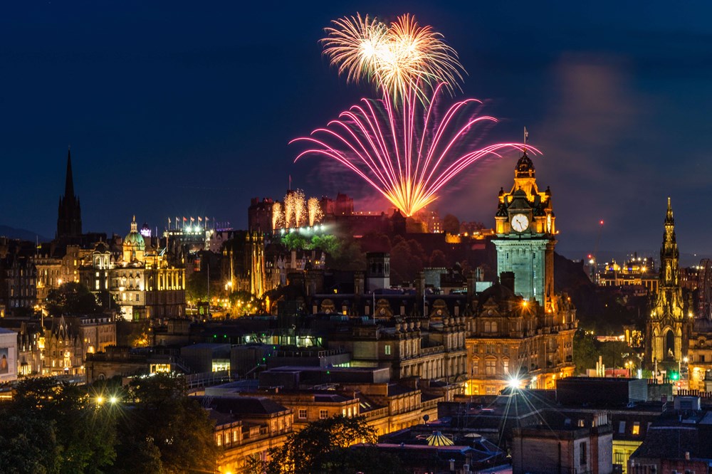 Celebrate Christmas with Apex Hotels in London, Bath, Edinburgh, Glasgow &amp; Dundee