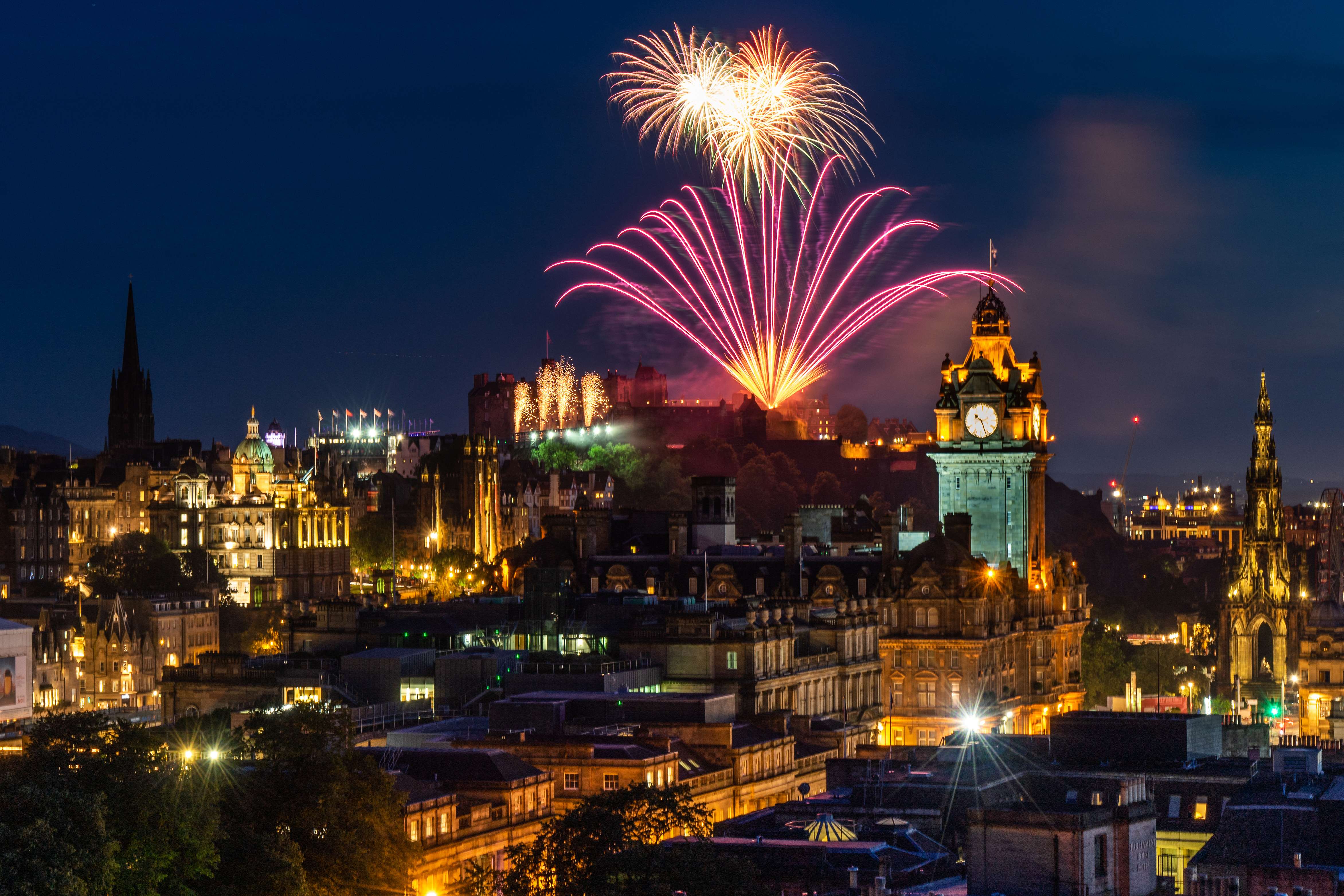 hogmanay fireworks over edinburgh castle 