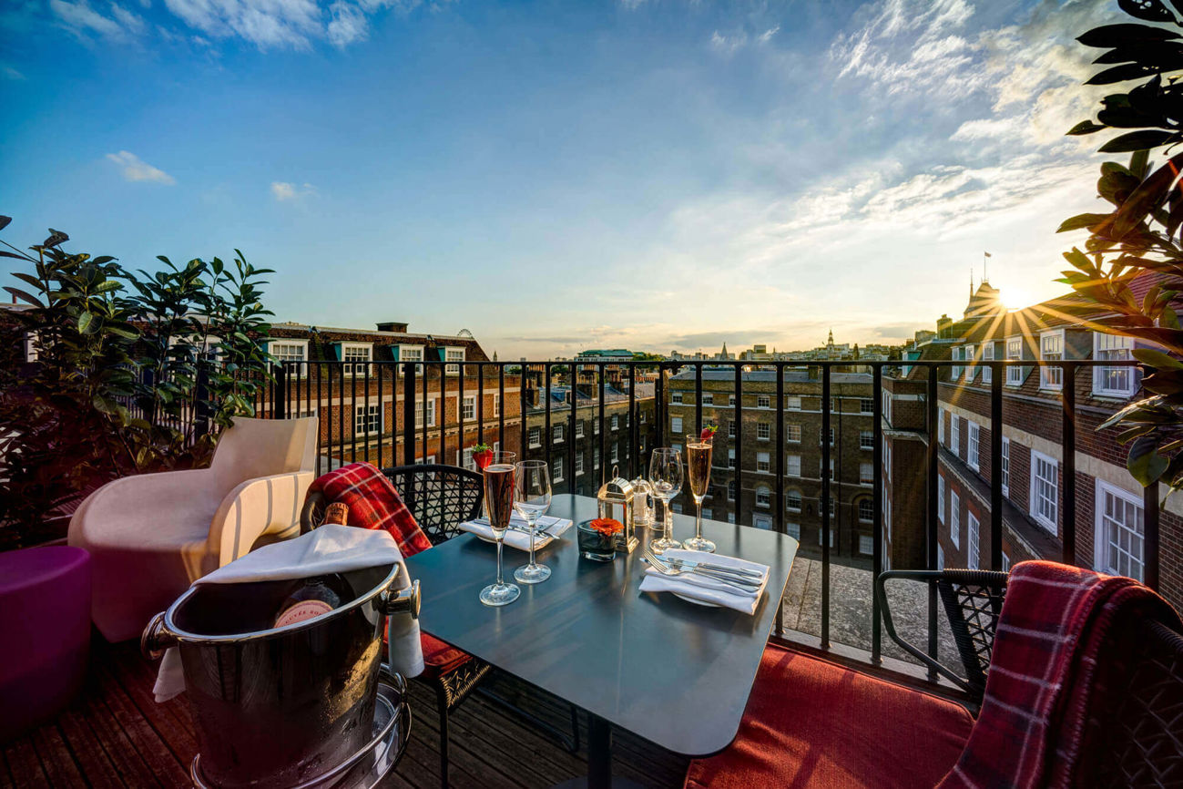 Deluxe Room Balcony at Apex Temple Court Hotel