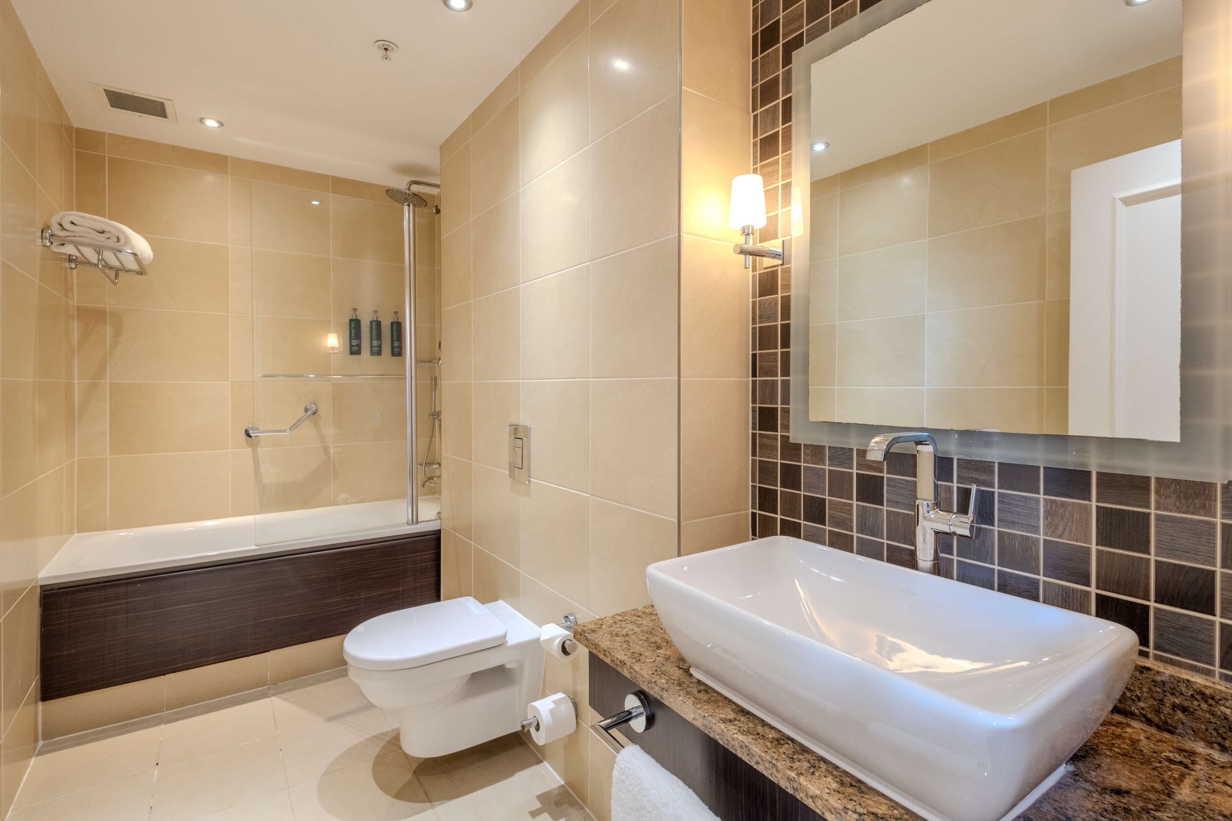 bathroom in the superior family room at apex dunblane hydro
