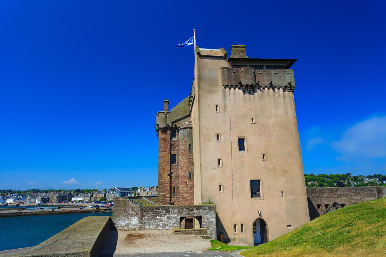 Broughty Castle, Dundee Broughty Castle in Broughty Ferry during the day