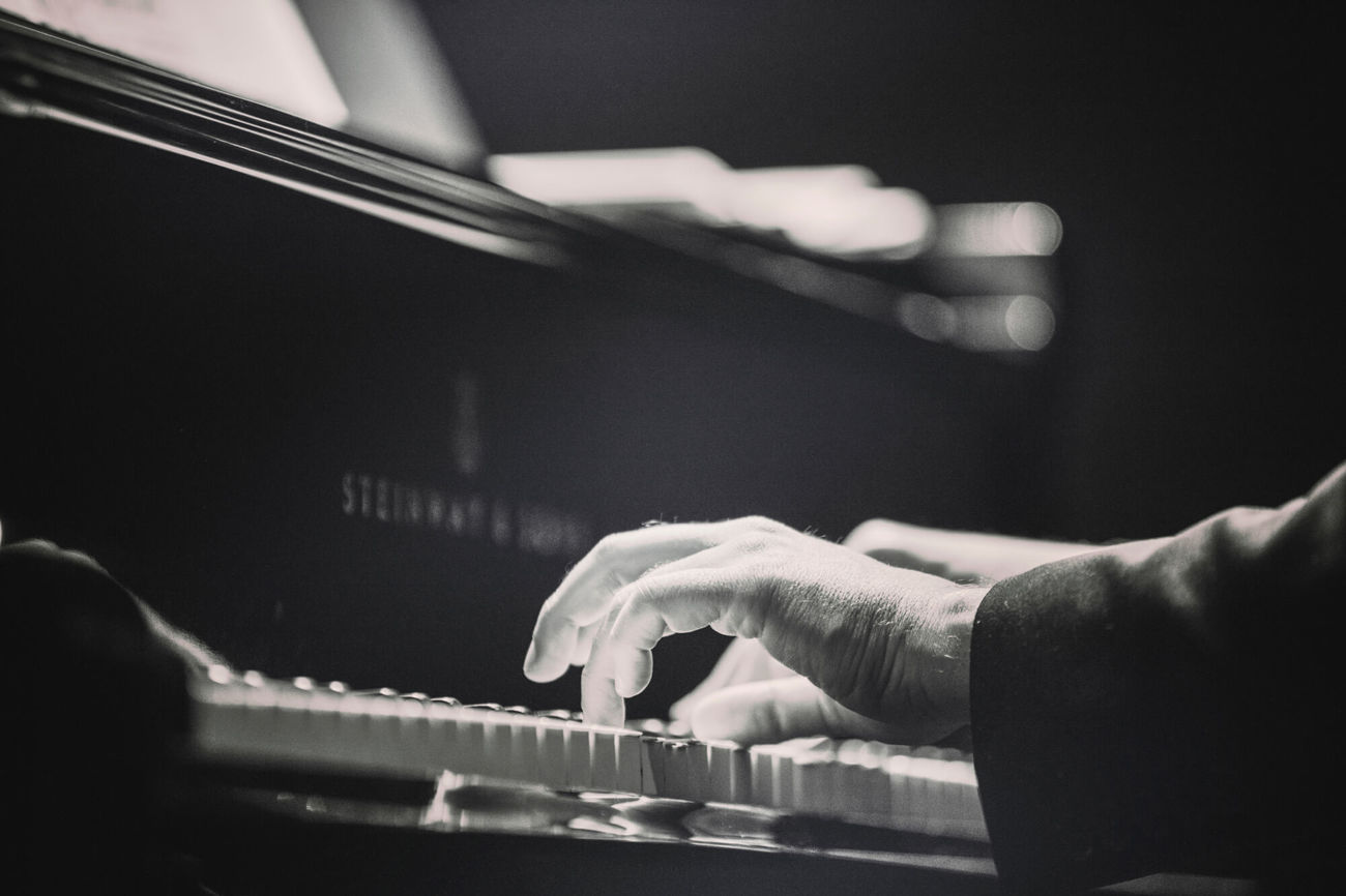 Live music in Dundee Person playing piano